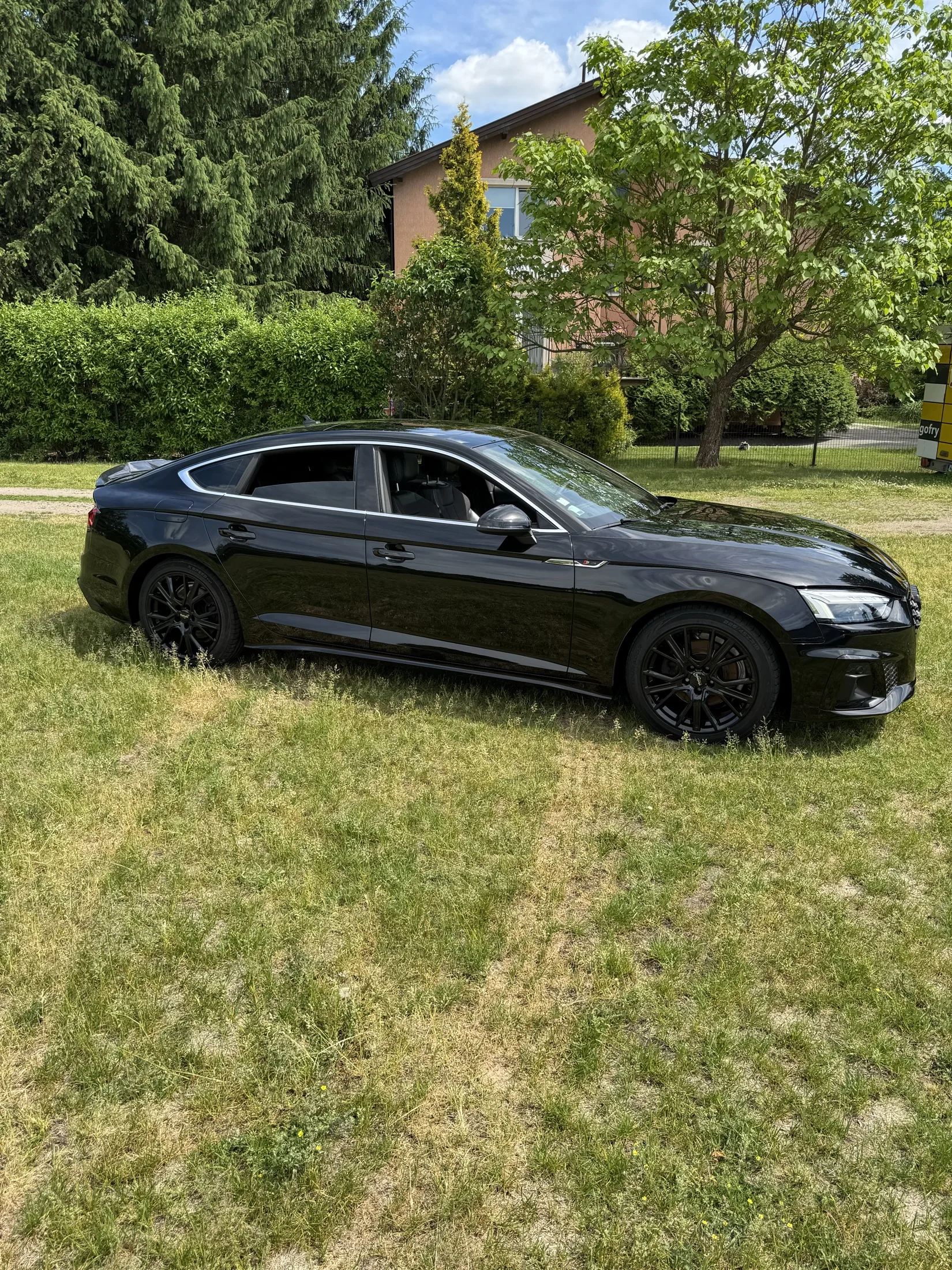 Czarne Audi po detailingu
